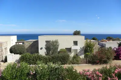 Mini-villa centrale avec 2 chambres, clim et Vue Mer