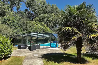 Image de Maison avec Wifi, piscine privée sous abris haut à Pleumeur-Bodou