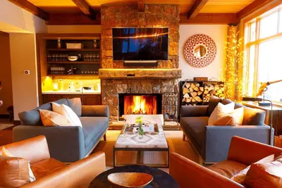 Image de 5 chambres \/ 5. 5 Bath Ski-in Ski-out Lodge sur Granite Ridge