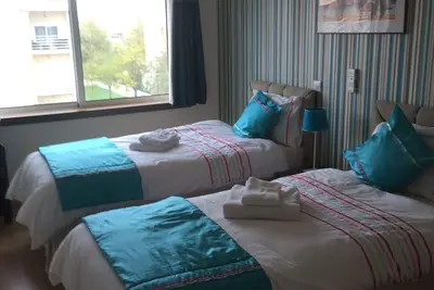 Image de Alvor, Appartement moderne - 3ch pour 8 personnes. Près des plages.