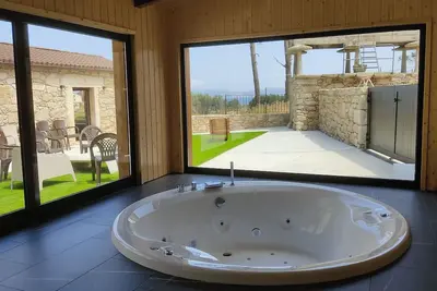 Image de Maison complète avec le meilleur d'un environnement rural et à seulement 1 km de la plage