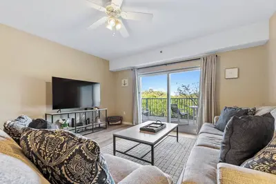 Image de Beau condo 3/2 donnant sur l'estuaire! Promenade de l'océan, bâtiment 4 # 205