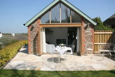 Image de South Milton. Superbe cottage en pierre neuve à proximité de belles plages