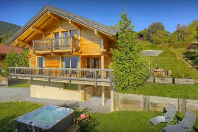 Image de Chalet Parakima - séjour tout luxe 15p, jacuzzi et belle vue - Ovo Network