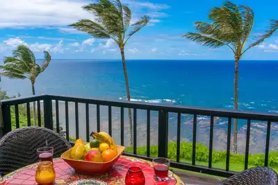 Image de Oceanfront! Intérieur tropical lumineux, intimité au dernier étage, plage isolée