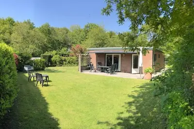 Duinoord 22 Bungalow avec beaucoup de libert�� personnelle dans un lieu de vacances vert
