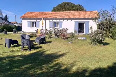 Image de Haut de gamme, charme, espace, confort, Jardin clos. 6/8 personnes.