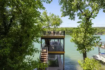 Image de ♛ WalkerVR Lake Austin Retreat * Vues étonnantes et quai pour bateaux *