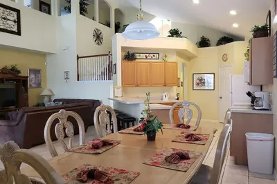 Image de Maison Familiale Incluant Des BÉBÉS