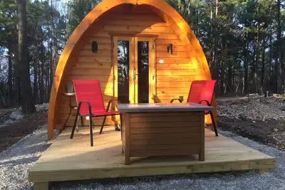 Image de Iris Hill Glamping - Pod \"Ginny\" 4ème nuit Gratuite