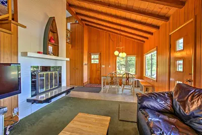 Image de Lakefront Branch Cottage w \/ Dock, Kayaks & Grill!