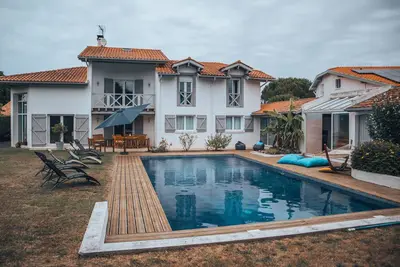 Image de Pied à terre calme et proche des plages. Idéal en famille ou entre amis