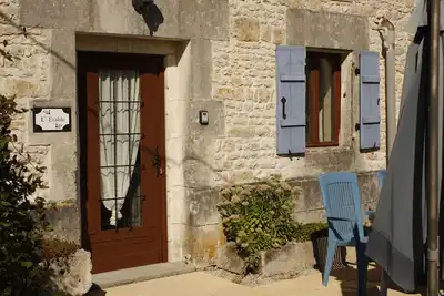Image de Magnifiquement restaurée ancienne écurie avec piscine, emplacement idéal
