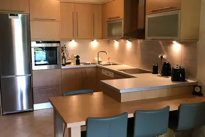 Image de Un sentiment d'île - bel appartement à Vouliagmeni, côte sud d'Athènes