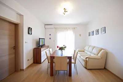 Image de Appartement de deux chambres avec le balcon Gornje selo, Solta (A-15545-a)