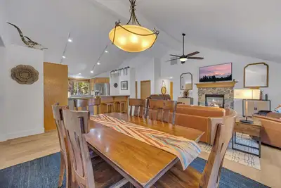 Image de 19 Poplar est la maison de plain-pied parfaite avec plan d'étage ouvert et climatisation.