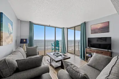 Image de Superbe Oceanfront 3 Chambres Condo, Crescent Sands C6 Ă Windy Hill!