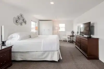 Image de Bord de mer, front de mer, privé, historique, très grand lit, Netflix, à 30 km d'Halifax