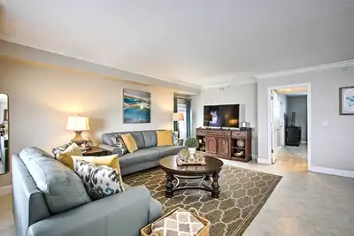 Image de Oceanfront Condo w / Pool-Walk à Clearwater Beach!