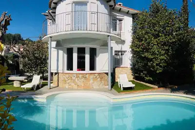 Image de Vacances de rêve! Belle et grande villa avec piscine, nature et calme