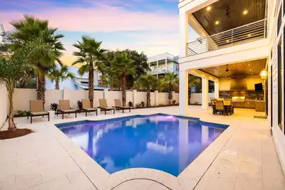 Image de Seagrove! Piscine privée chauffée! Vue De Golfe dégagée!