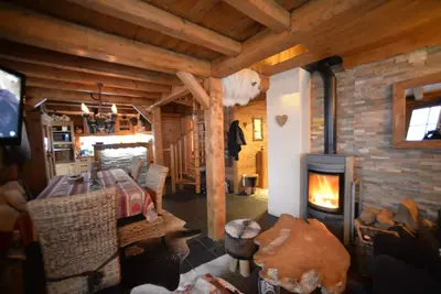Image de Chalet de charme, Sauna, prox centre et pistes, parking, déco bois -cosy