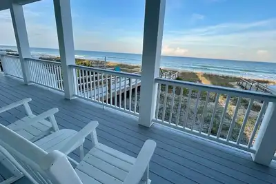 Image de Offres D'Automne! Beaute Oceanfront! 4br Kure Beach House, accès privé, emplacement