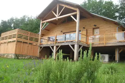 Image de Chalet de caractère avec piscine 6 à 10 personnes. 3 nuits min. hors saison