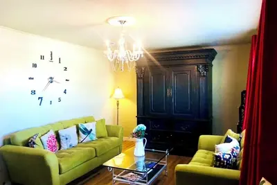 Image de Alexander's Haus! Location privée, maison entière!