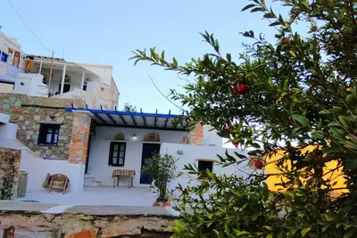 Image de Maison rurale traditionnelle Tinos dans un village authentique