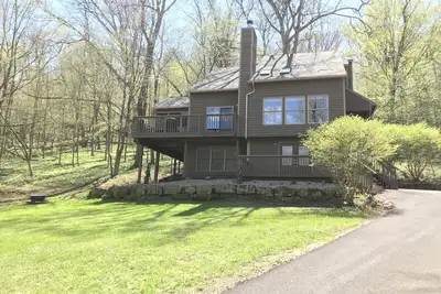 Image de Belle maison écologique privée nichée dans les bois Jacuzzi 4e nuit gratuite