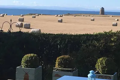 Image de Au coeur de l'East Neuk, avec une vue magnifique sur la mer et à proximité d'un grand golf.