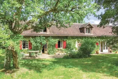 Image de Maison confortable à Beauchene avec.
