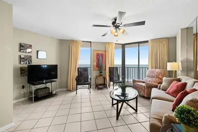 Image de Spacieux, Convenient Oceanfront 3 Condo Sommet, 7e