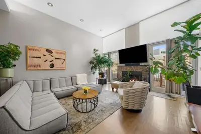 Image de Belle maison de ville design ~ Emplacement incroyable! River West - 4 chambres