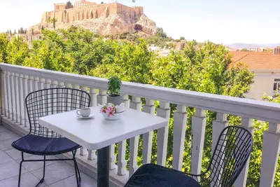 Image de Appartement luxueux avec une vue imprenable sur l'Acropole, le Temple de Zeus.