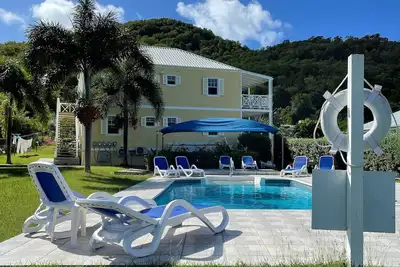 2br 2ba appartement de luxe rez de chaussée avec WiFi Jolly Harbour & Plages à proximité
