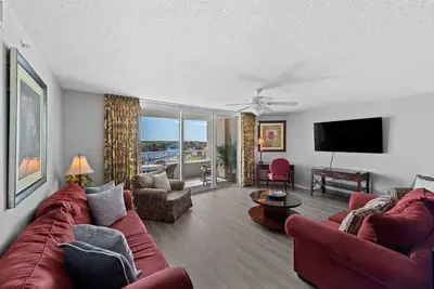Image de Yacht Club Villas 1-1004, Condo Waterfront 4 Chambres, Bain Ă Remous et une Connexion Wi-fi Gratuite!