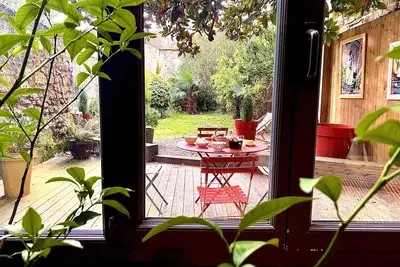 Image de Splendid artist's apartment and private garden ideally located