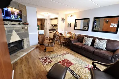 Image de Condo dntn rénové, Wifi, Piscine, à 3 min à pied du centre-ville de Gatlinburg