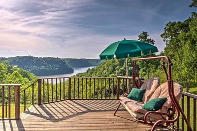 Image de Confortable cabine Dale Hollow Lake w \/ Deck & Creek vues!