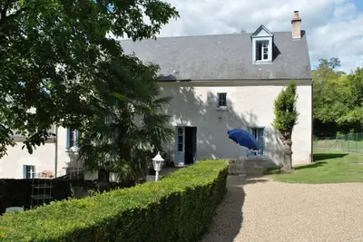 Image de Gîte rural rénové 3 niveaux, jardin privatif, équipements loisirs, draps inclus, cheminée, WiFi