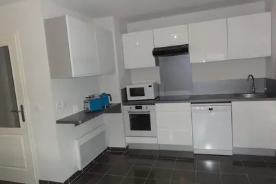 Image de Appartement F2 Calme Avec Piscine A 200 Metres Du Centre Ville Classe 4 Etoiles