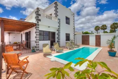 Image de Villa 3 chambres (plus lit double \/ salle de jeux) Piscine privée, jacuzzi-vue mer