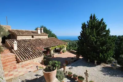 Image de magnifique finca avec une vue fantastique sur la mer et piscine privée