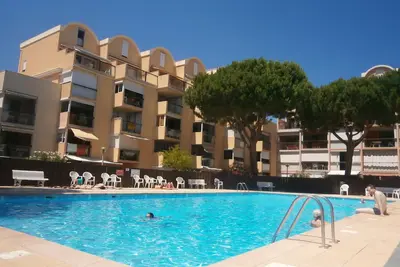 Image de studio 4 personnes gruissan port