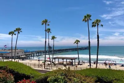 Image de Beach House moderne avec vue sur l'océan