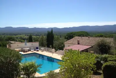 Image de Maison privée avec 1 annexe, 3 chambres autour d'une grande piscine cœur du Var