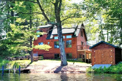 Image de À voir - Belle cabine au bord du lac sur une péninsule privée!