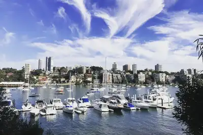 Image de Appartement au bord du port avec une vue imprenable